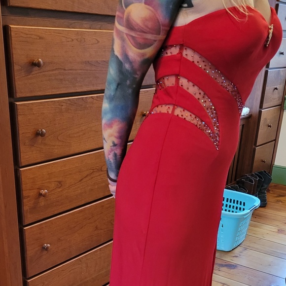 LaFemme size 8 ,red prom dress - Picture 5 of 10
